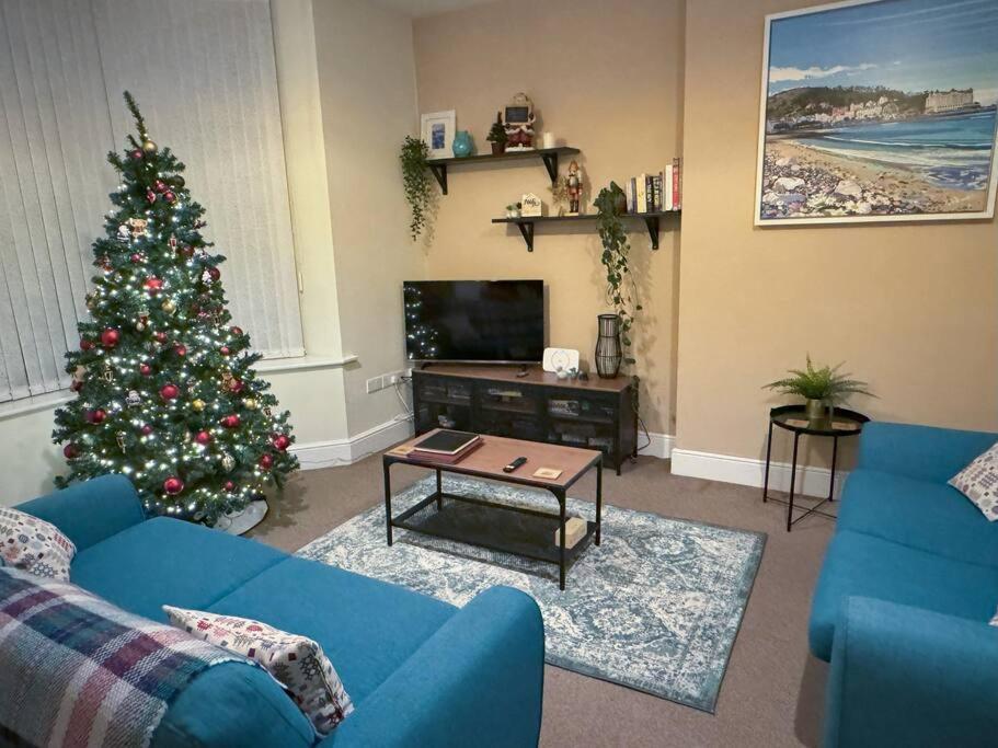 Private Parking, Central Llandudno, King Bed With Ensuite At Clement Lodge Kültér fotó
